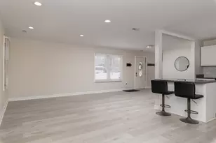 39285 N Garnett Ave, Beach Park, IL 60099 - Photo 10