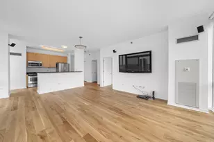 757 N Orleans St, Chicago, IL 60654 - Photo 8