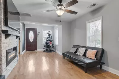 136 W 156th Street, Harvey, IL 60426 - Photo 4