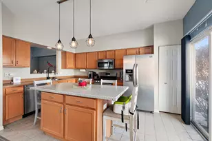 21552 Eich Dr, Crest Hill, IL 60403 - Photo 10