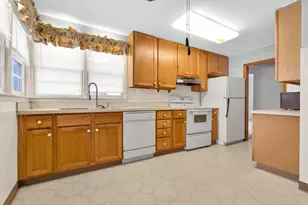 1760 E 158th St, South Holland, IL 60473 - Photo 6