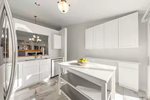 687 Springwood Dr, Joliet, IL 60431 - Photo 10