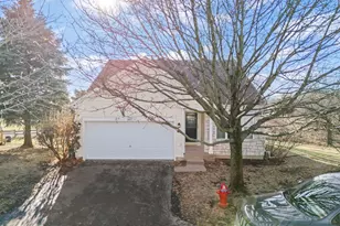687 Springwood Dr, Joliet, IL 60431 - Photo 2