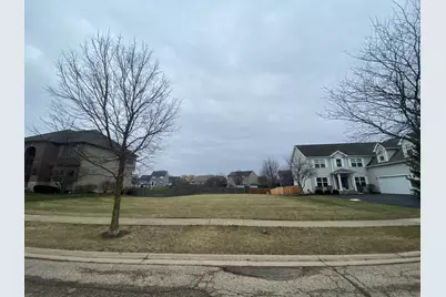 5270 Greenshire Circle, Lake in the Hills, IL 60156 - Photo 10