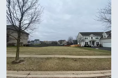 5270 Greenshire Circle, Lake in the Hills, IL 60156 - Photo 4