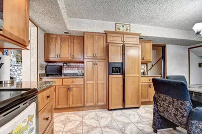 8950 S 85th Court, Hickory Hills, IL 60457 - Photo 12