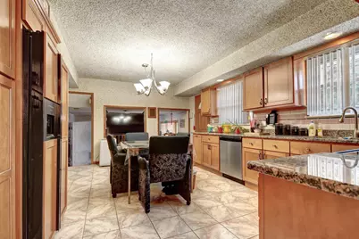 8950 S 85th Court, Hickory Hills, IL 60457 - Photo 10