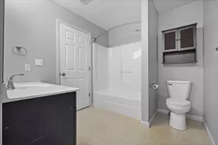 1107 Bull St, Normal, IL 61761 - Photo 32