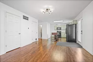 1107 Bull St, Normal, IL 61761 - Photo 14