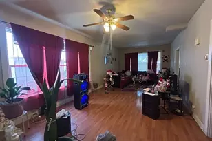 11633 S Parnell Ave, Chicago, IL 60628 - Photo 2