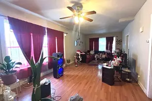 11633 S Parnell Ave, Chicago, IL 60628 - Photo 2