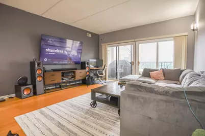 4625 W Lawrence Avenue #203, Chicago, IL 60630 - Photo 2