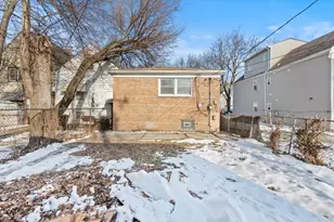 2031 W James St, Chicago, IL 60609 - Photo 18