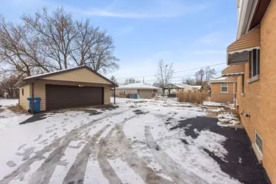 956 S Cadwell Avenue, Elmhurst, IL 60126 - Photo 16