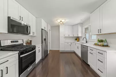 956 S Cadwell Avenue, Elmhurst, IL 60126 - Photo 4