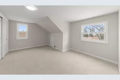 956 S Cadwell Avenue, Elmhurst, IL 60126 - Photo 10