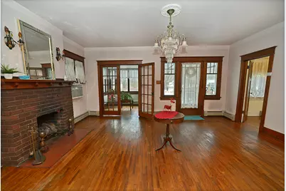 221 E Grove Street, Utica, IL 61373 - Photo 2