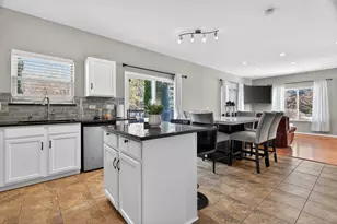 3701 Blue Ridge Dr, Carpentersville, IL 60110 - Photo 10