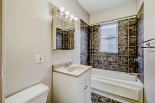 1348 W Estes Ave, Chicago, IL 60626 - Photo 14