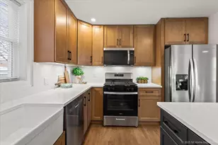 9646 S Harding Ave, Evergreen Park, IL 60805 - Photo 14