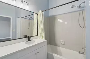 145 W Honeysuckle Dr, Round Lake Beach, IL 60073 - Photo 22