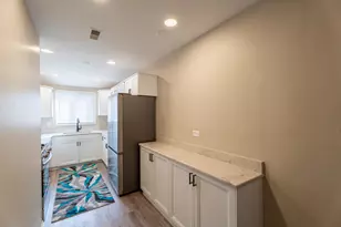 774 Terrace Ct, Elgin, IL 60120 - Photo 6