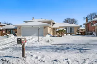 15755 Ridgeland Ave, Oak Forest, IL 60452 - Photo 2