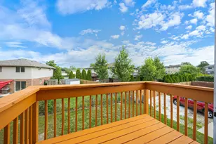 35 Terry Dr, Roselle, IL 60172 - Photo 12