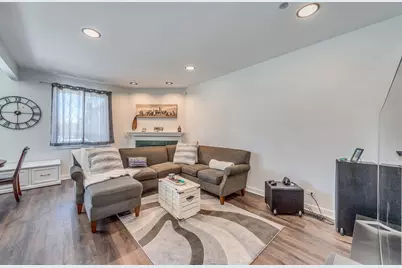 [Address not provided], Naperville, IL 60540 - Photo 6