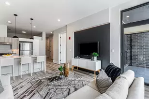 5753 N Broadway St, Chicago, IL 60660 - Photo 8