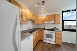 2605 S Indiana Ave, Chicago, IL 60616 - Photo 12