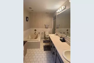 8208 W Park Avenue, Niles, IL 60714 - Photo 10