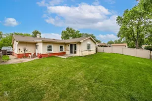 769 Penrith Ave, Elk Grove Village, IL 60007 - Photo 10