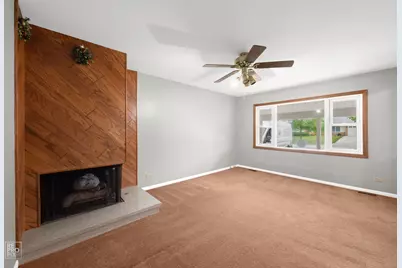 769 Penrith Avenue, Elk Grove Village, IL 60007 - Photo 2