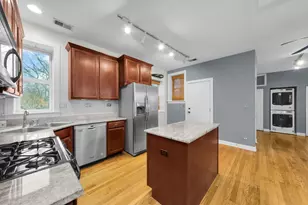 4241 N Kimball Ave, Chicago, IL 60618 - Photo 2