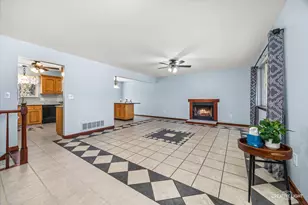 415 N West St, Plano, IL 60545 - Photo 4