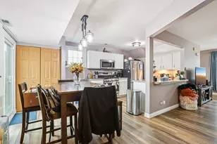 1010 Symphony Dr, Aurora, IL 60504 - Photo 8