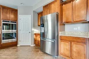 21208 S Meadowview Ln, Shorewood, IL 60404 - Photo 10