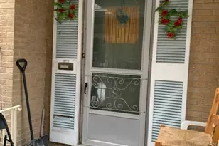 2036 W Morse Ave, Chicago, IL 60645 - Photo 2