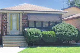 11149 S Green Bay Ave, Chicago, IL 60617 - Photo 2