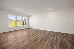 668 Cassia Ct, Crystal Lake, IL 60012 - Photo 8