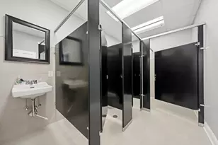 1310 E 75th St, Chicago, IL 60619 - Photo 16