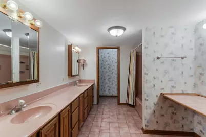 1606 W August Lane, McHenry, IL 60051 - Photo 20