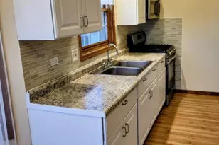 3116 N Daniels Ct, Arlington Heights, IL 60004 - Photo 4