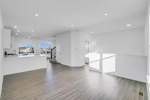 243 Settlers Pl, West Dundee, IL 60118 - Photo 4