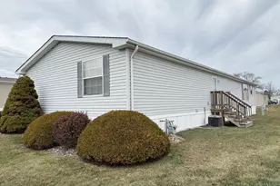 4 Cynthia Ln, Beecher, IL 60401 - Photo 2