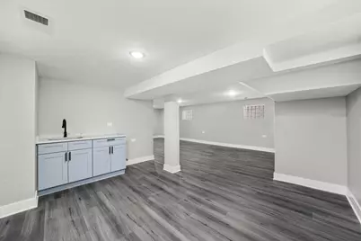 10129 S Indiana Avenue, Chicago, IL 60628 - Photo 16
