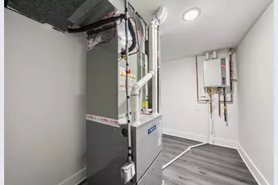 10129 S Indiana Avenue, Chicago, IL 60628 - Photo 24