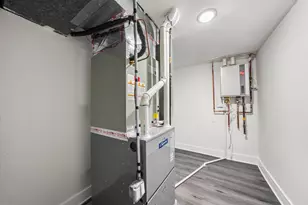 10129 S Indiana Ave, Chicago, IL 60628 - Photo 24