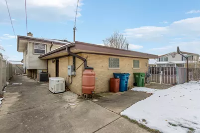 10801 S Tripp Avenue, Oak Lawn, IL 60453 - Photo 18